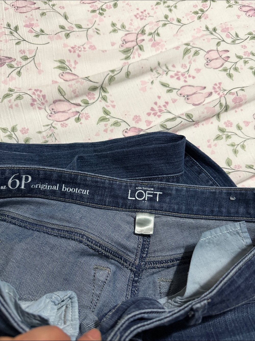 LOFT Women's Medium Blue Bootcut Jeans - Picture 4 of 4